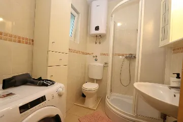 Šilo 2-Bedroom Apartment for up to 5 Guests