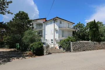 Šilo 2-Bedroom Apartment for up to 5 Guests