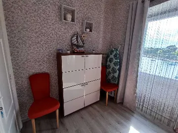 Apartment in Šilo for 6 Guests with Sea View