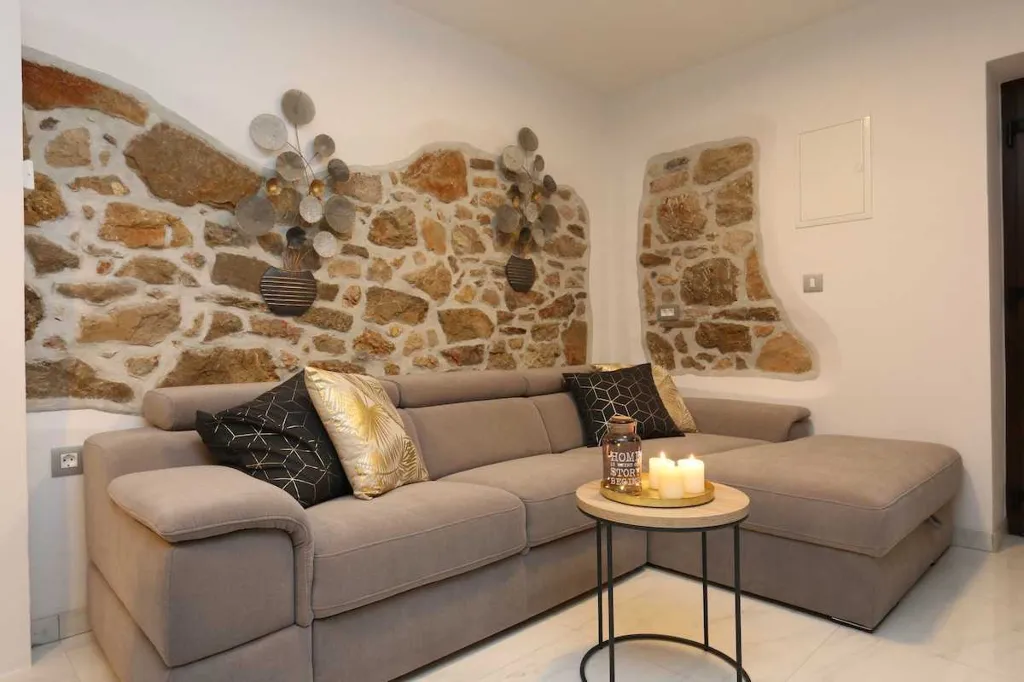 Family Apartment in Šilo for Up to 5 Guests