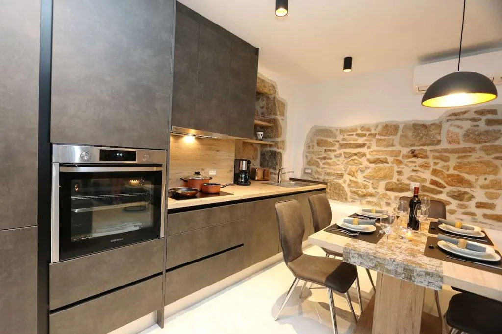 Family Apartment in Šilo for Up to 5 Guests