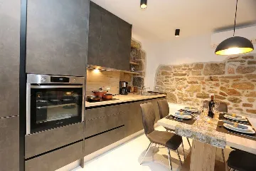 Family Apartment in Šilo for Up to 5 Guests