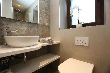 Family Apartment in Šilo for Up to 5 Guests