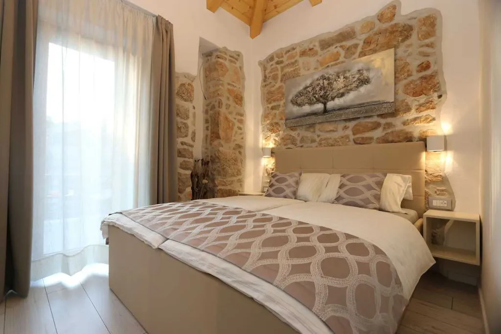Šilo Apartment for up to 5 Guests with Boat Day