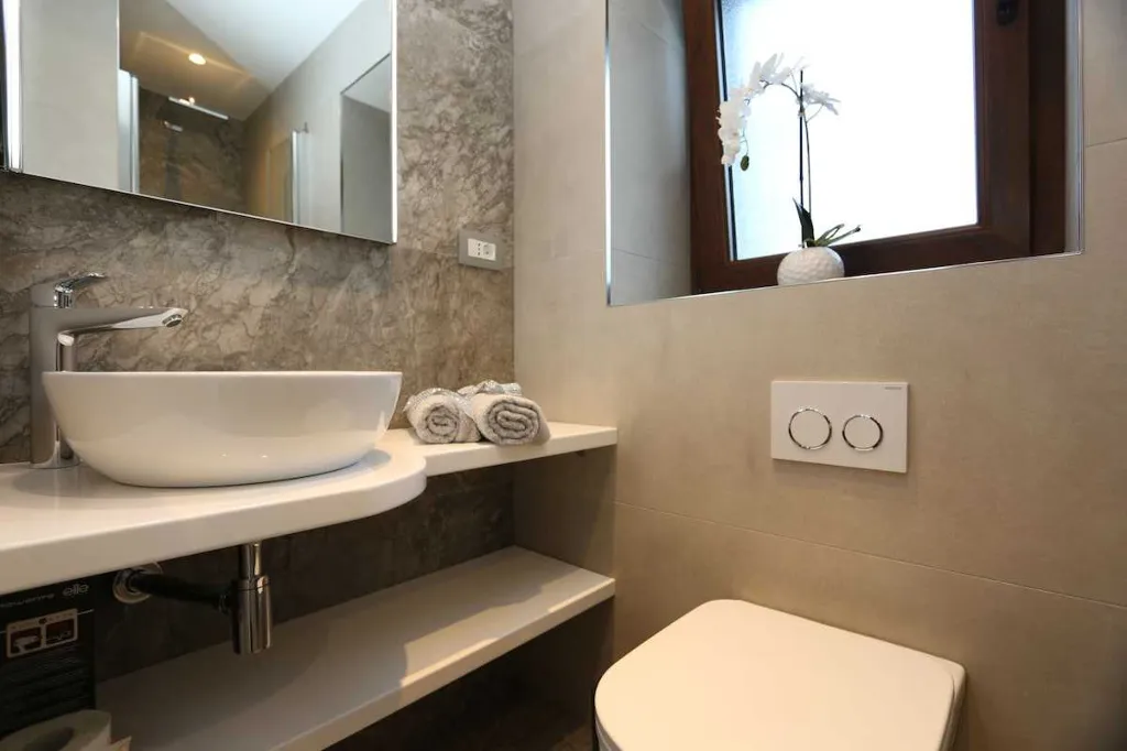 Šilo Apartment for up to 5 Guests with Boat Day