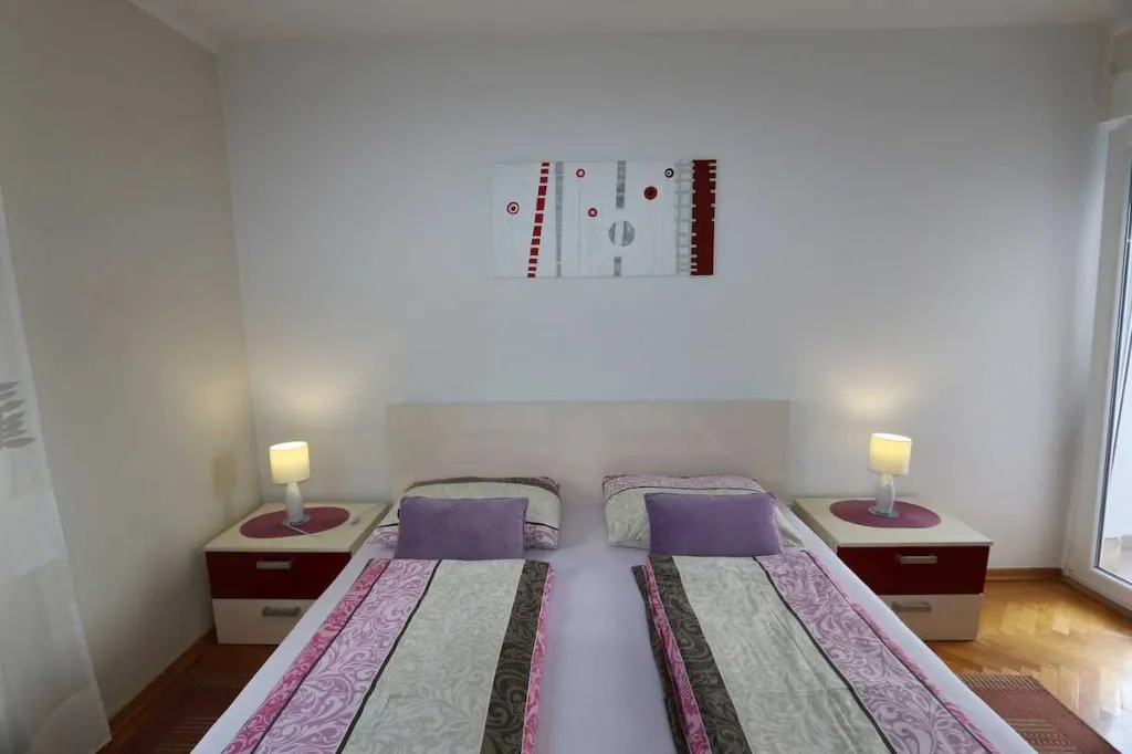 Apartment in Šilo for 7 Guests with Fishing Trip