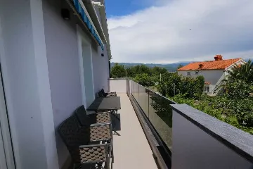 Apartment in Šilo for 7 Guests with Fishing Trip