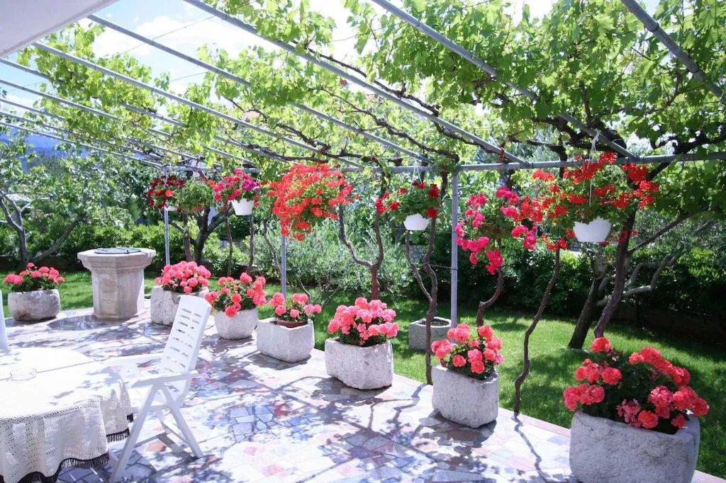 Family Apartment in Šilo with Private Balcony