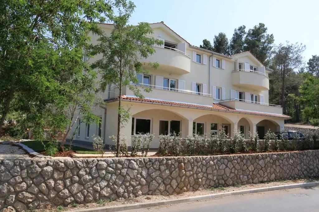 Šilo Apartment with 7-Night Stay and Fishing Trip