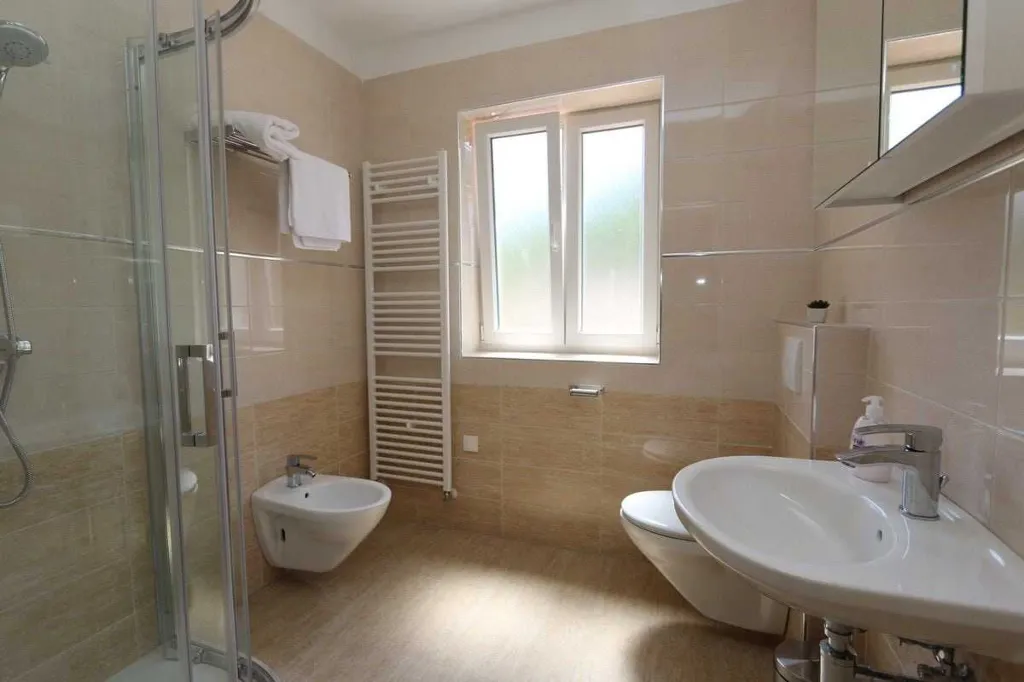 Two-Bedroom Apartment in Šilo for Families