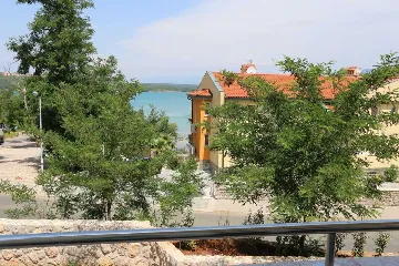 Šilo 2-Bedroom Apartment for Up to 5 Guests