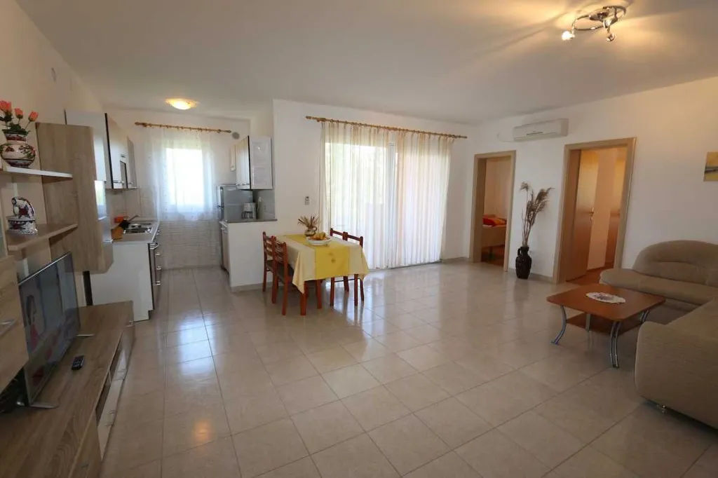 Šilo Family Apartment for Up to 6 Guests
