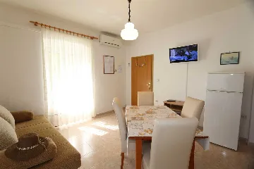 Apartment in Šilo for up to 3 Guests