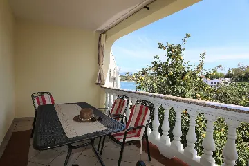 Apartment in Šilo for up to 3 Guests