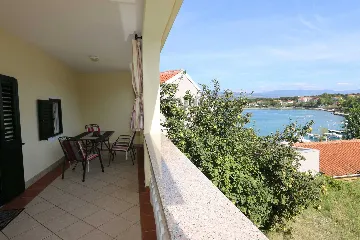 Apartment in Šilo for up to 3 Guests