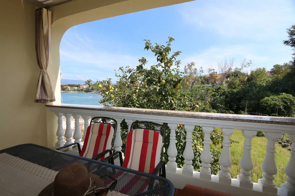 Apartment in Šilo for up to 3 Guests