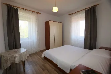 1-Bedroom Apartment in Šilo for Up to 3 Guests