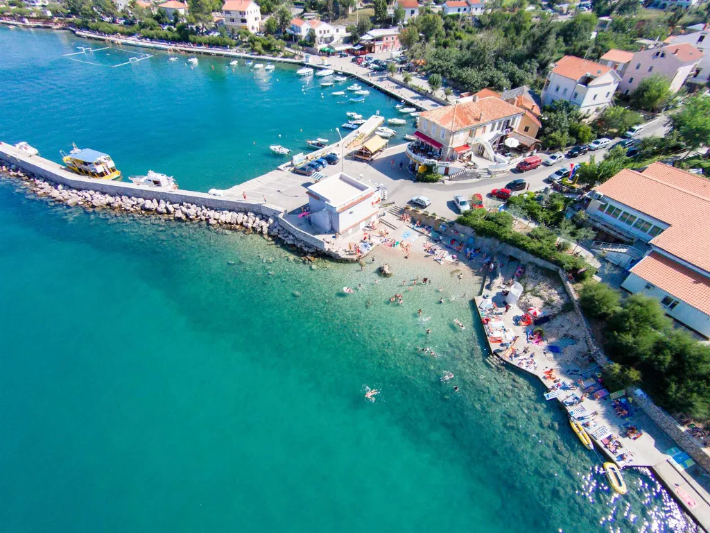 1-Bedroom Apartment in Šilo for Up to 3 Guests