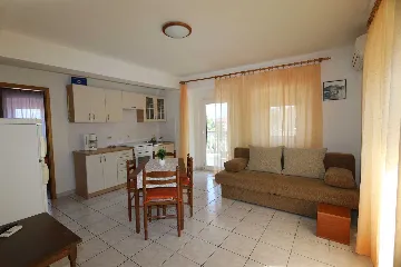 Šilo Apartment for Up to 4 Guests