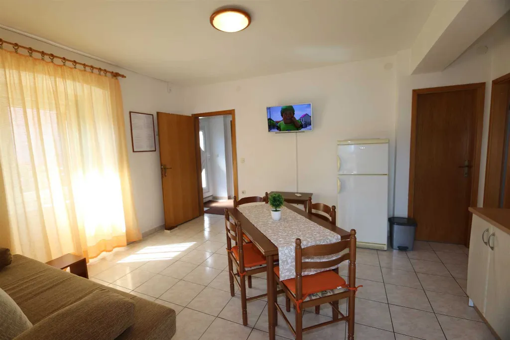 Šilo Apartment for Up to 4 Guests