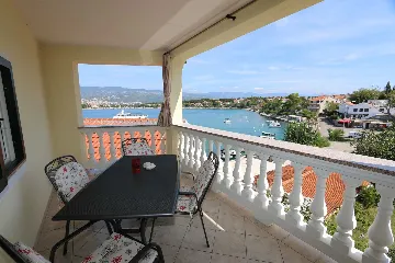 Šilo Apartment for Up to 4 Guests