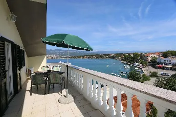 Šilo Apartment for Up to 4 Guests