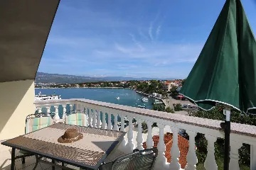 Šilo Apartment for Up to 4 Guests