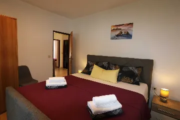 3-Bedroom Apartment in Šilo for Up to 7 Guests
