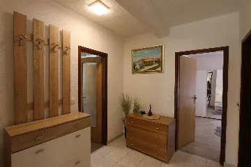3-Bedroom Apartment in Šilo for Up to 7 Guests