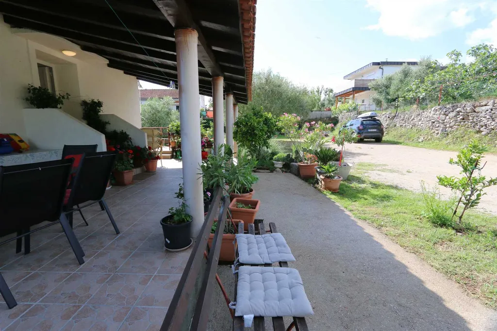 3-Bedroom Apartment in Šilo for Up to 7 Guests