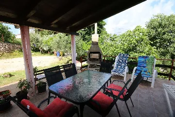 3-Bedroom Apartment in Šilo for Up to 7 Guests