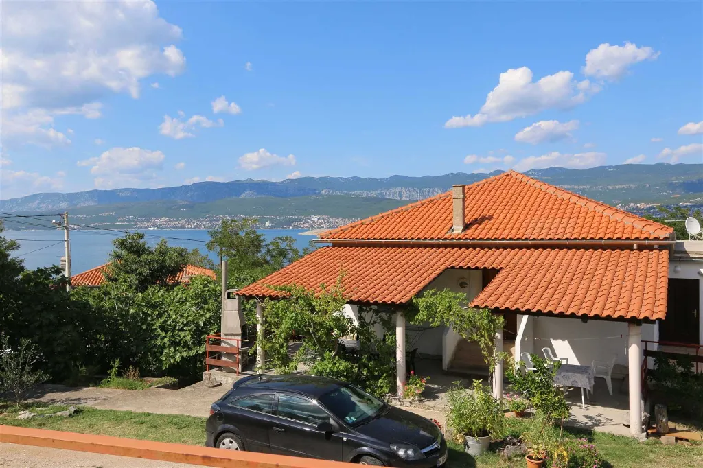 3-Bedroom Apartment in Šilo for Up to 7 Guests