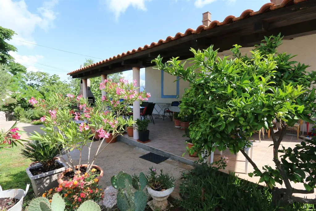 3-Bedroom Apartment in Šilo for Up to 7 Guests