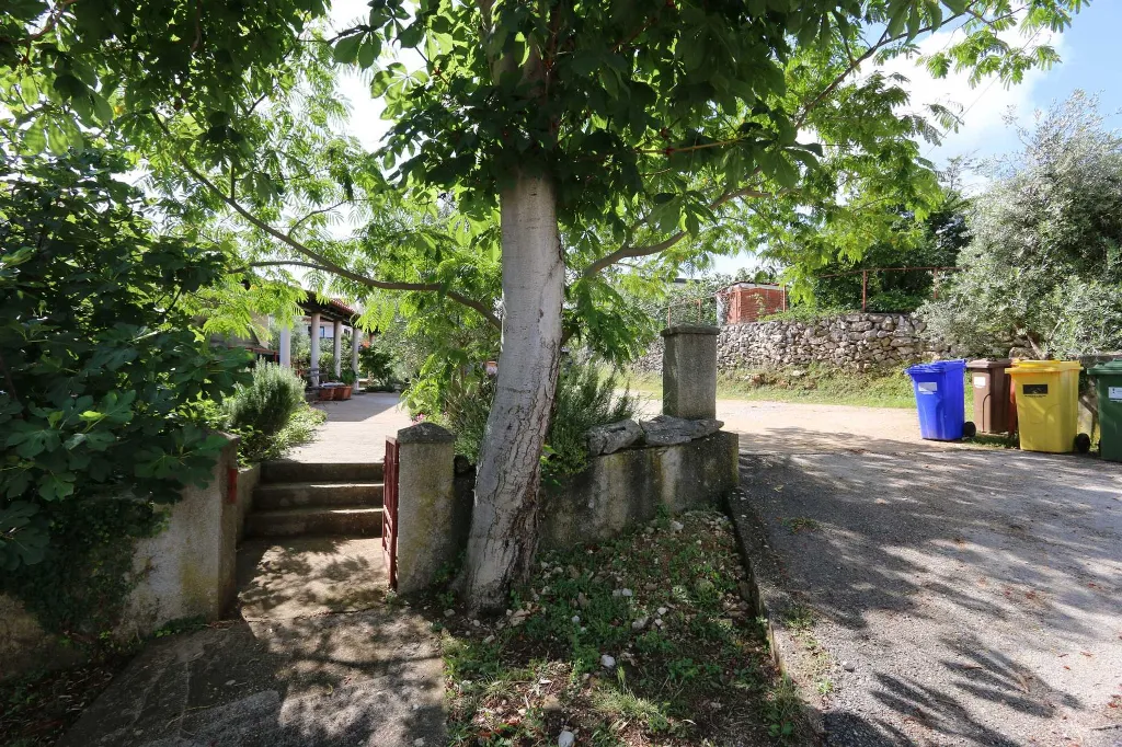3-Bedroom Apartment in Šilo for Up to 7 Guests