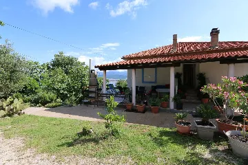 1-Bedroom Apartment in Šilo for Up to 3 Guests