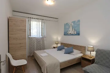 2-Bedroom Apartment in Šilo for up to 5 Guests