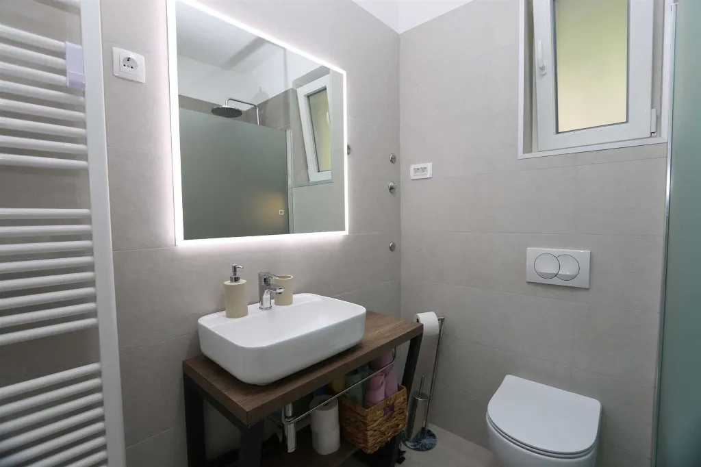 2-Bedroom Apartment in Šilo for up to 5 Guests