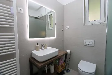 2-Bedroom Apartment in Šilo for up to 5 Guests