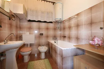 One-Bedroom Apartment in Šilo for Up to 4 Guests
