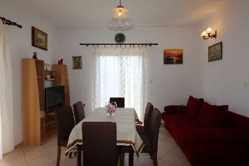 Šilo 2-Bedroom Apartment for Up to 6 Guests
