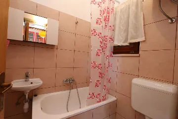 Šilo 2-Bedroom Apartment for Up to 6 Guests