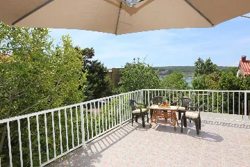 Šilo 2-Bedroom Apartment for Up to 6 Guests