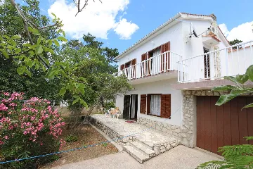 Šilo 2-Bedroom Apartment for Up to 6 Guests