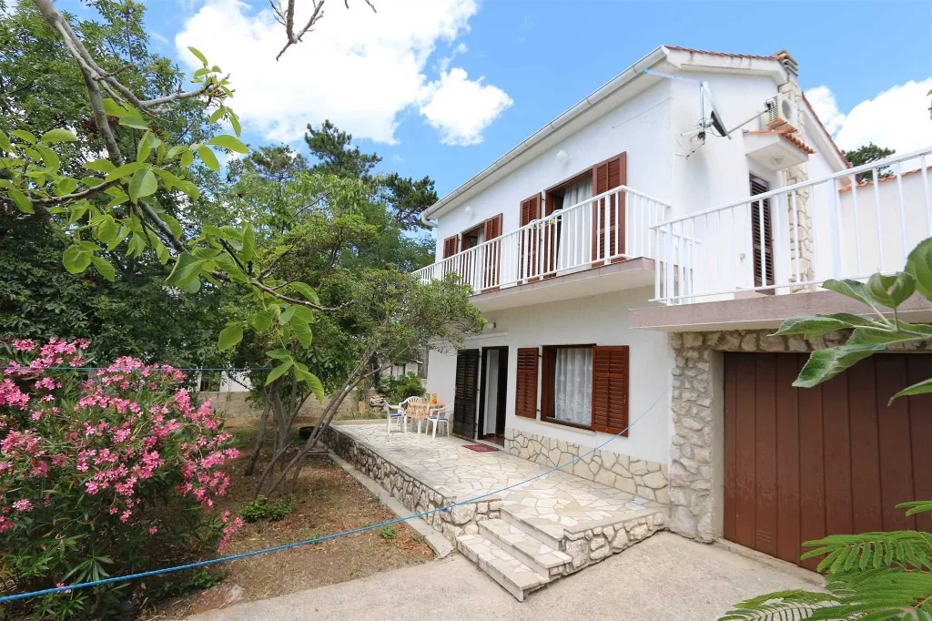 Šilo 2-Bedroom Apartment for Up to 6 Guests