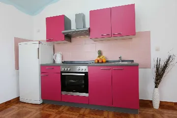 Polje Apartment for Up to 5 Guests with Sea View