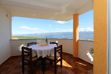 Polje Apartment for Up to 5 Guests with Sea View