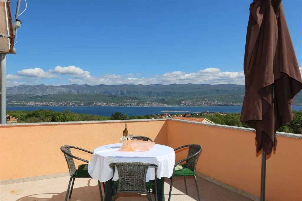 1-Bedroom Apartment in Polje for up to 3 Guests