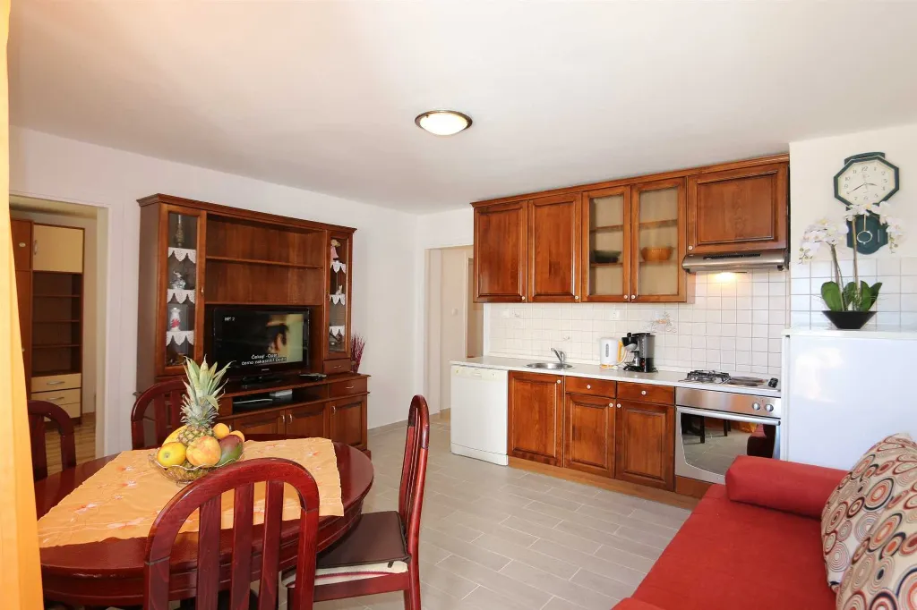 Apartment in Polje for Up to 5 Guests