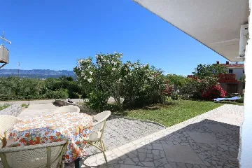 Apartment in Polje for Up to 5 Guests