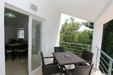 Šilo Apartment for Up to 5 Guests